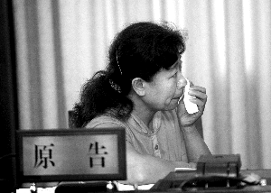 人質狀告銀行案續:質疑銀行顧錢不顧命(圖)