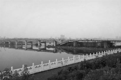 跨河大橋竣工前垮塌 跨河大橋竣工前垮塌