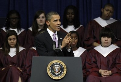 奧巴馬中學演講 身后驚現“瞌睡男”（組圖）
