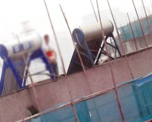 女大學生頻遭變態男子騷擾 拍下視頻報警(圖)