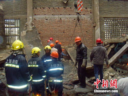 簡訊：江西一水泥廠車間發生坍塌 5人被埋壓(圖)