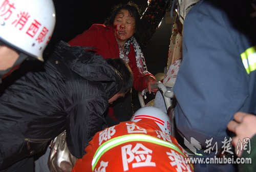 福銀高速湖北段發特大交通事故 致4死4傷(圖)