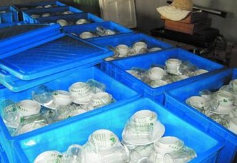 消毒餐具僅用洗潔精沖洗 包裝后送到農家宴