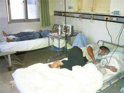 滄口體育場附近3工人下井被毒倒 均無施工資質  滄口體育場附近3工人下井被毒倒 均無施工資質