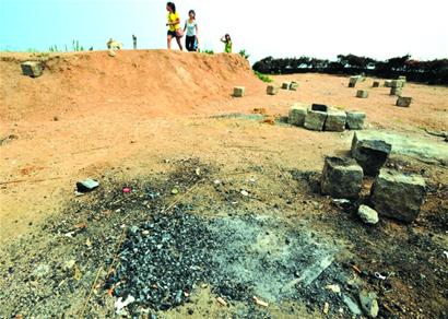 沿海一線全面禁止露天燒烤 最高罰款200元 沿海一線全面禁止露天燒烤 最高罰款200元