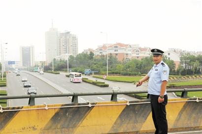 女子生倆閨女丈夫不滿多次遭家暴 女子生倆閨女丈夫不滿多次遭家暴