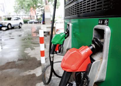 油價三連跌 回到6時代 油價三連跌 回到6時代