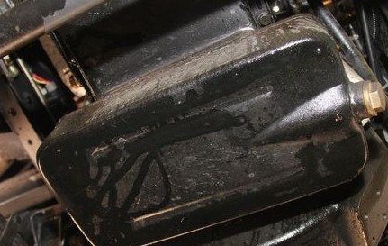 新?lián)Q揚(yáng)子校車又現(xiàn)發(fā)動機(jī)漏油 質(zhì)量頻現(xiàn)稱正常