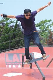 青島元老級滑板人:自創品牌 曾和夏雨一起練滑板