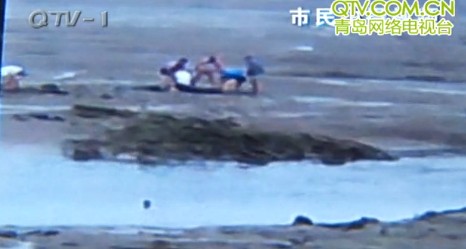 青島居民海灘散步發現男尸 面部青紫鼻腔淌血