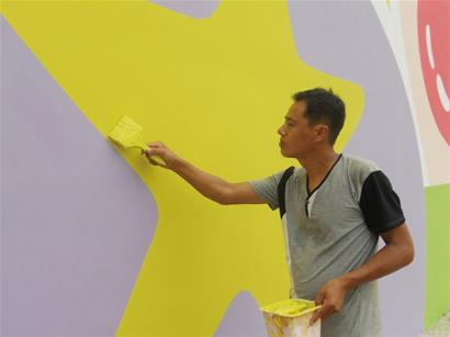 創意“涂鴉”繪出時尚和商機