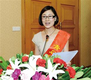 青島好軍嫂成全能王 柔弱肩膀扛起一個家( 青島好軍嫂成全能王 柔弱肩膀扛起一個家(