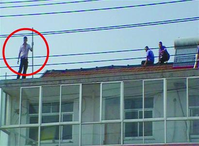 23歲男子愛上40歲大姐 遭棒打鴛鴦自殺殉情 23歲男子愛上40歲大姐 遭棒打鴛鴦自殺殉情