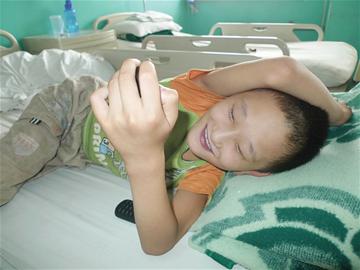 60歲老翁撫養棄兒感動青島 60歲老翁撫養棄兒感動青島