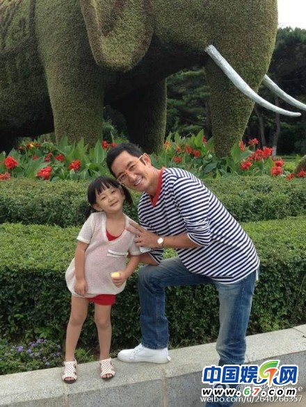 吳啟華曬4歲女兒可愛照