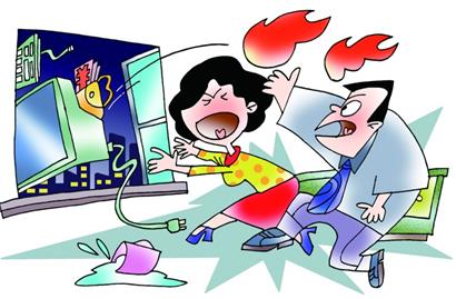 80后小夫妻半夜吵架比狠 電腦現金丟出窗外