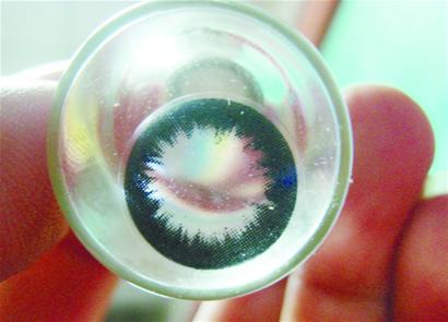 隱形眼鏡護理液或藏寄生蟲 透過角膜侵蝕眼睛 隱形眼鏡護理液或藏寄生蟲 透過角膜侵蝕眼睛