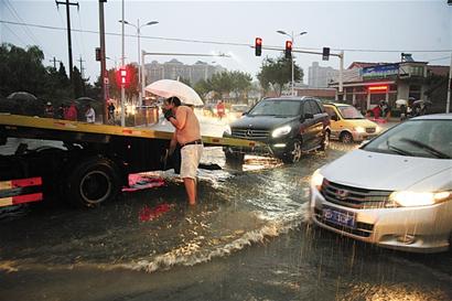 膠南暴雨救援現場