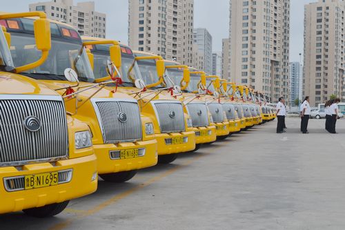 青島發校車身份證 社會車輛不避讓將罰款200