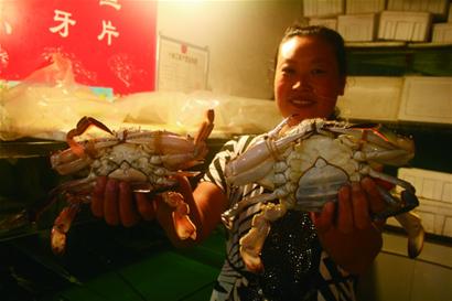 螃蟹價格坐飛機暴漲 30元一斤買到90塊 螃蟹價格坐飛機暴漲 30元一斤買到90塊