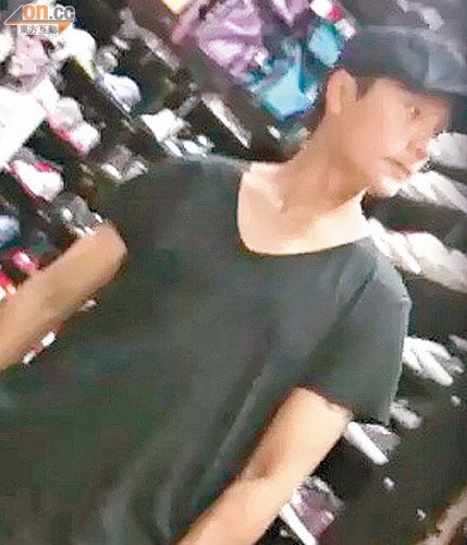 陳坤帶兒子夜襲旺角選鞋 表現低調不想被認出