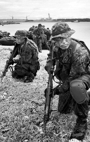 日本建準海軍陸戰隊應對中國艦船 自衛隊員曾被美軍訓練