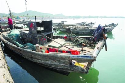 打不上魚漁船轉行 違法載客垂釣月入萬元 打不上魚漁船轉行 違法載客垂釣月入萬元