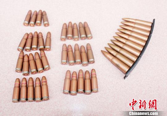 云南越戰老兵上交子彈44發 珍藏30余年