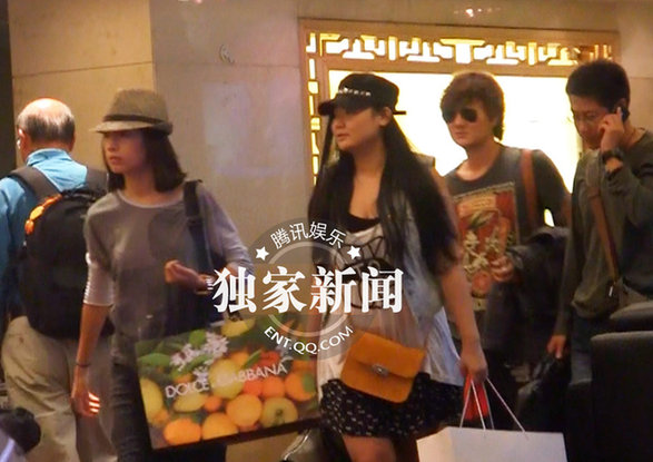 董潔與'小三'王大治吃飯照曝光 未有親密舉動