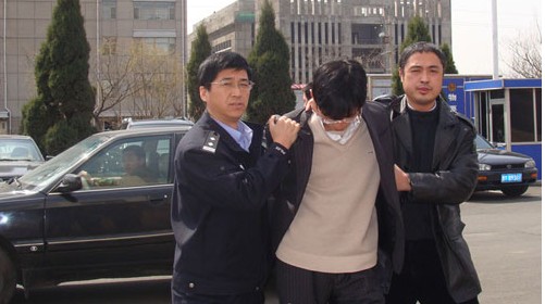 男子2年詐騙240萬玩弄多名女子 騙足療妹同居 男子2年詐騙240萬玩弄多名女子 騙足療妹同居