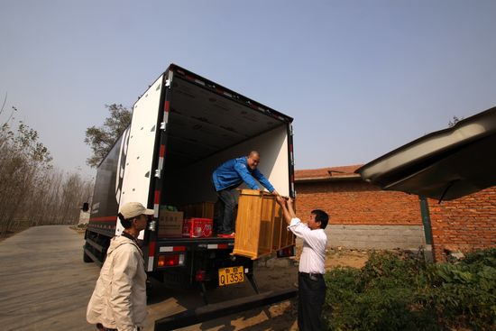 青青島網友為即墨希望小學捐贈圖書室 青青島網友為即墨希望小學捐贈圖書室