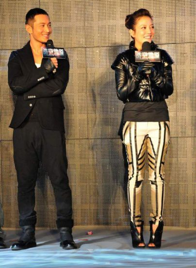 劉曉慶狠勒象腿劉亦菲贅肉驚人 女星粗腿全現形(圖)