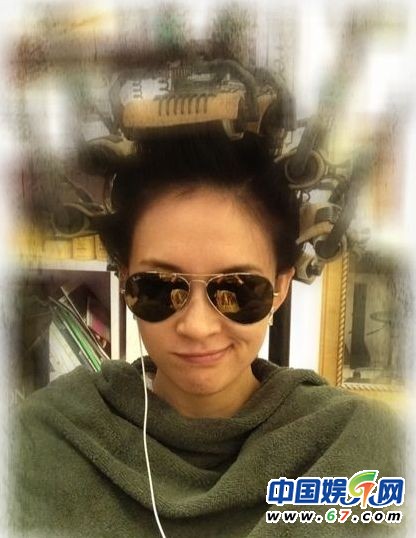 章子怡曬萬圣節造型 仿希臘神話女妖似包租婆(圖)