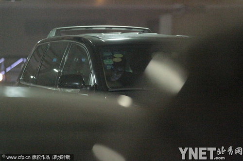 孫儷無鄧超陪伴獨自現(xiàn)身抵上海 深夜變手機(jī)控查崗