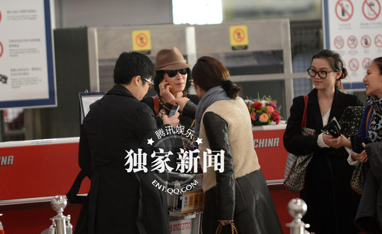 劉嘉玲離京遭嚴查 神秘物品被扣留