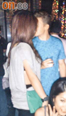 薛凱琪街頭舌戰湯駿業 明星情不自禁激吻被偷拍