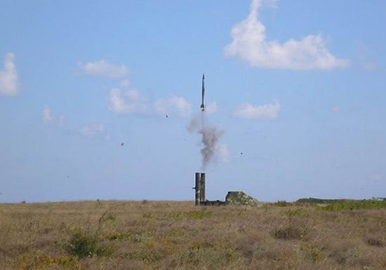 資料圖:紅旗9FD-2000遠(yuǎn)程地空導(dǎo)彈發(fā)射。 資料圖:紅旗9FD-2000遠(yuǎn)程地空導(dǎo)彈發(fā)射。