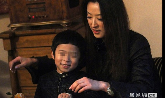 王志文酒駕后與名模嬌妻攜4歲兒子公開(kāi)亮相