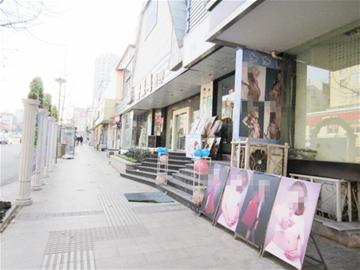 情侶拍婚紗照一拍即散 每年上千套婚照成愛情棄兒 情侶拍婚紗照一拍即散 每年上千套婚照成愛情棄兒