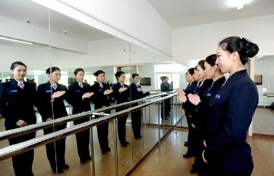 哈大高鐵美女乘務員亮相