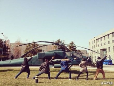 外媒嚴肅看航母style爆紅 外媒嚴肅看航母style爆紅