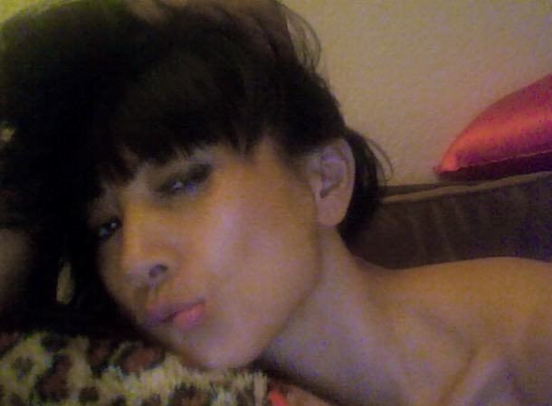 艷星白靈自曝私房照 鉚釘內衣模仿干露露