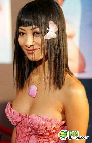 又是一個跟干露露叫板的艷星！