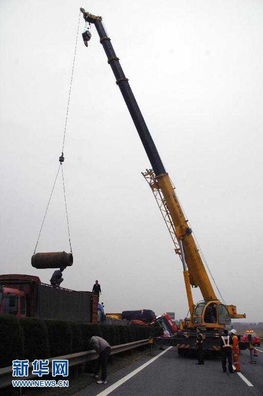 （突發事件）（3）滬昆高速江西鷹潭段發生5車連環相撞事故