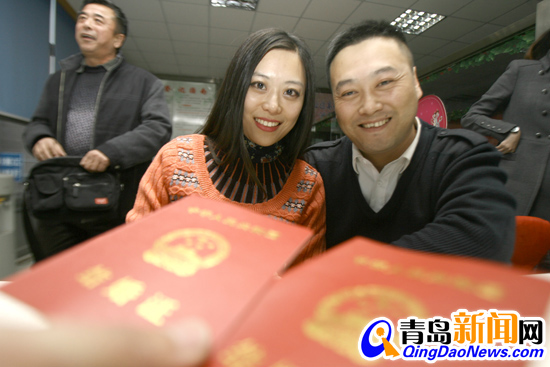 示愛日受追捧 示愛日受追捧