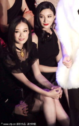 倪妮噴血透視裝隱現三角內褲