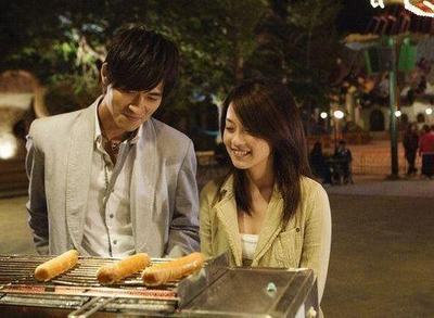 周渝民喻虹淵戀情被曝光 開跑車同出街購物已同居