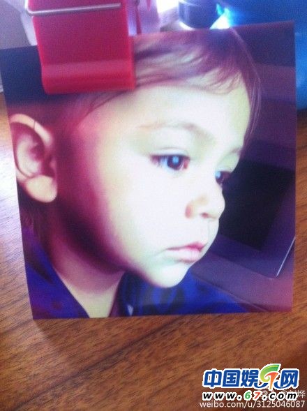 劉燁曬兒子諾一萌照 怕長大給爸爸補節操(圖)