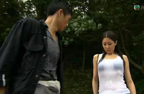 陳敏之濕身露內衣顯尷尬。