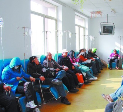 青島呼吸道疾病患者增三成 年輕人和老人占大頭 青島呼吸道疾病患者增三成 年輕人和老人占大頭